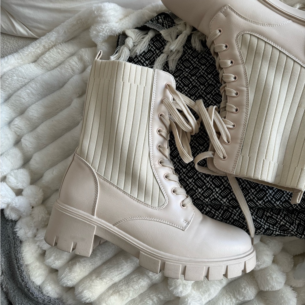 Miss Lola Beige Boots